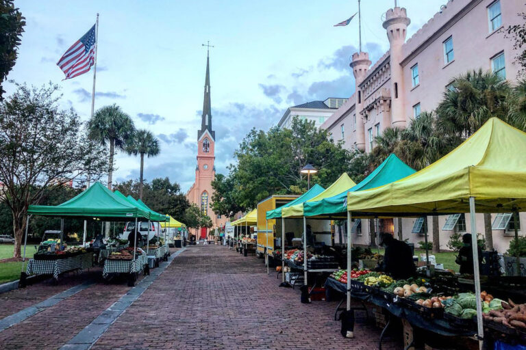 Charleston Farmers Markets: A Local Guide to What’s Open & Seasonal